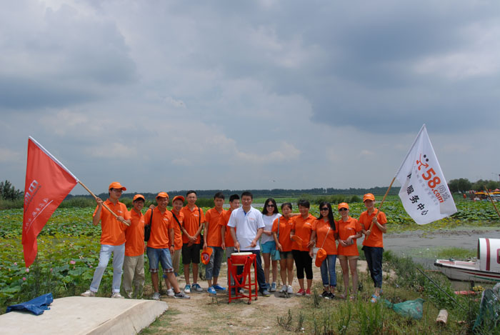 ��ɫ���e���ف�һ����Ӱ